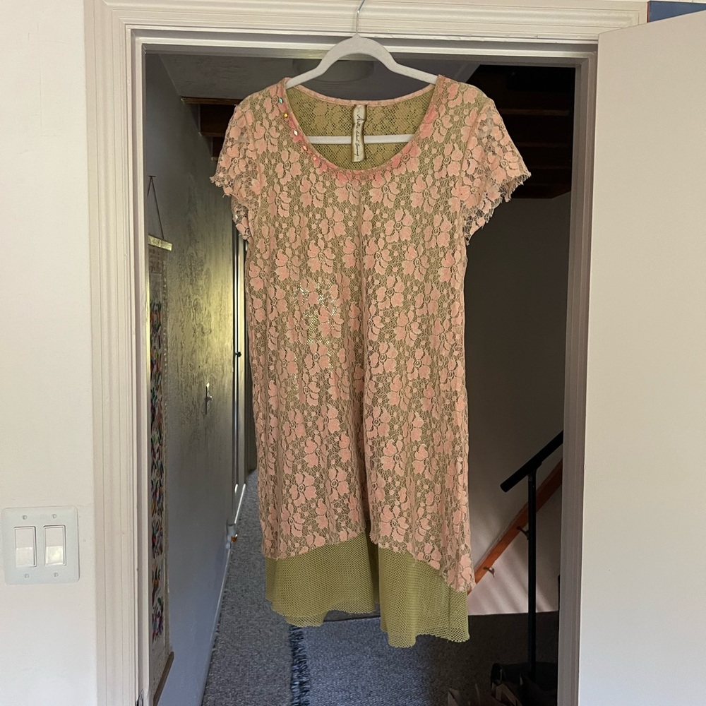 Aratta Pink and Gold Lace Top